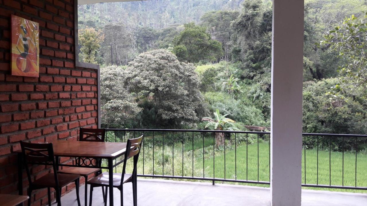 Ayubo Ella - Bed & Breakfast 외부 사진